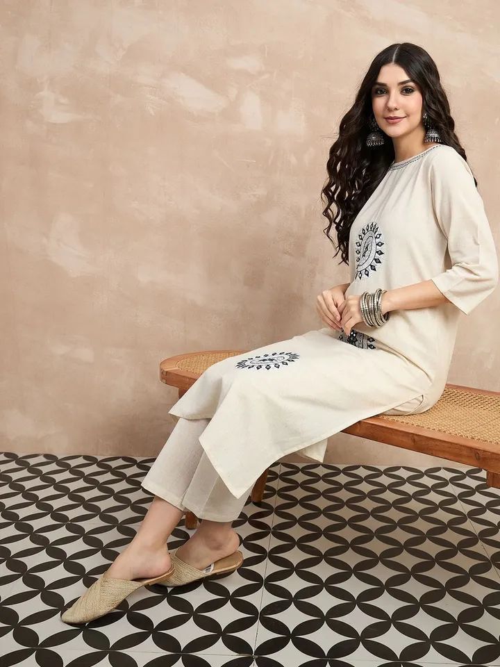 Elegant Ivory Cotton Flex Kurta Set - Image 4